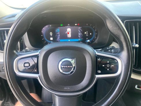 Used 2022 Volvo XC60 B6 Inscription w/ Advanced Package image 18