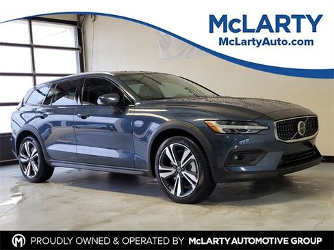 Certified 2026 Volvo V60 B5 Cross Country Plus w/ Protection Package Premier image 1