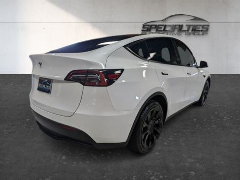 Used 2021 Tesla Model Y Long Range AWD/4WD image 10