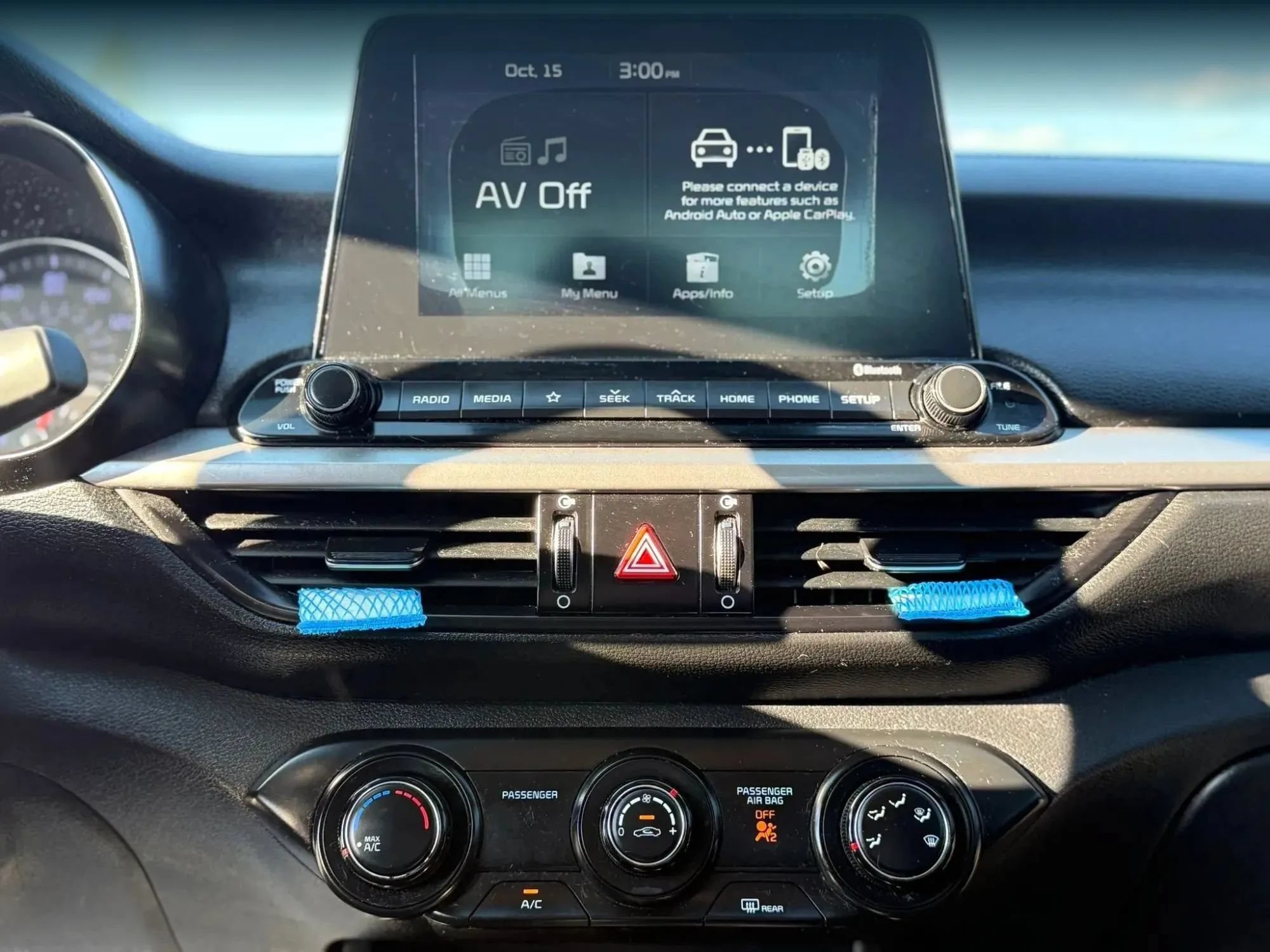 Used 2020 Kia Forte LXS FWD image 25