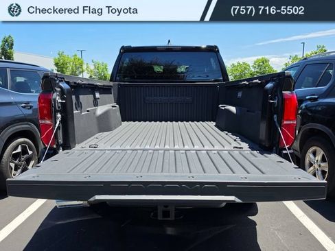 Used 2025 Toyota Tacoma TRD Sport AWD/4WD image 7