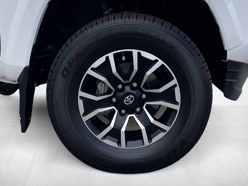 Certified 2020 Toyota Tacoma TRD Sport w/ Technology Package AWD/4WD image 15