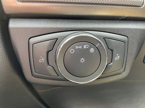 Used 2020 Ford Fusion SE AWD/4WD image 16