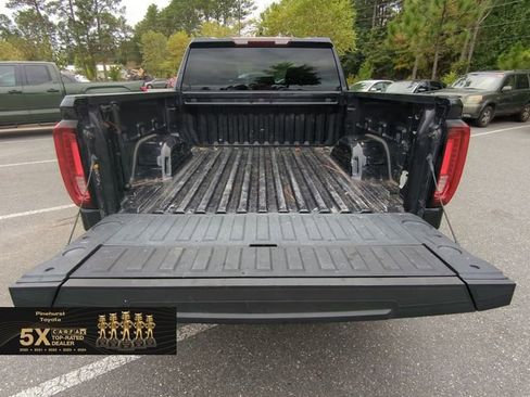 Used 2024 GMC Sierra 1500 SLT image 39