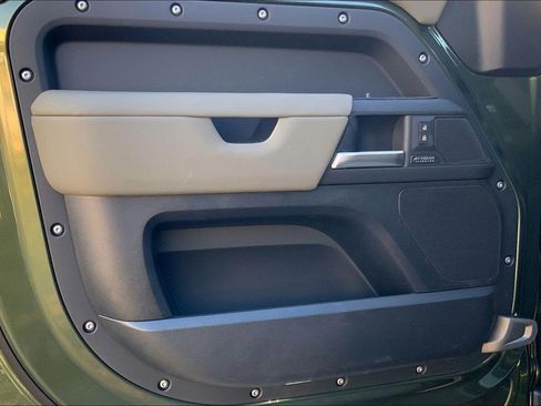 New 2026 Land Rover Defender 110 X-Dynamic SE image 10