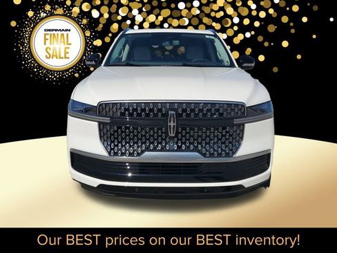 New 2025 Lincoln Navigator Reserve image 3