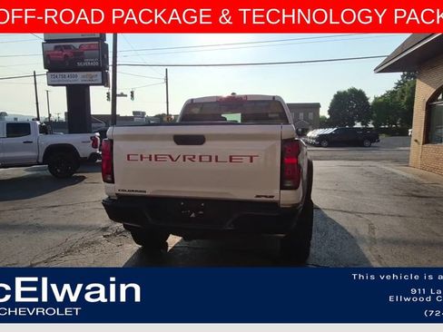 Used 2025 Chevrolet Colorado ZR2 w/ Technology Package AWD/4WD image 8