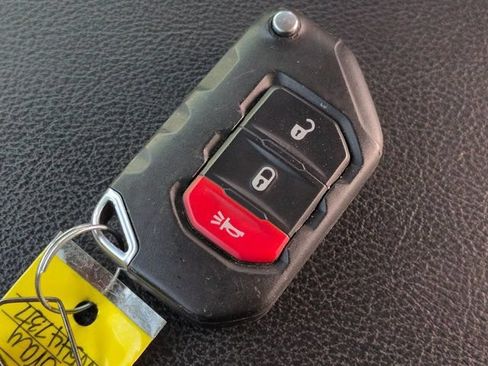 Used 2025 Jeep Wrangler Sport AWD/4WD image 25