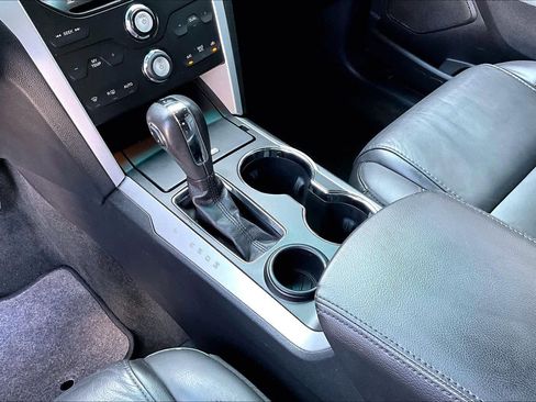 Used 2014 Ford Explorer XLT w/ Equipment Group 202A image 16