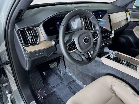 New 2026 Volvo XC90 T8 Plus w/ Protection Package Premier AWD/4WD image 9