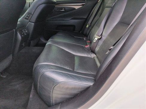 Used 2013 Lexus LS 460 AWD w/ Comfort Pkg image 20