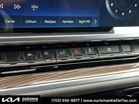 Used 2022 Chevrolet Silverado 1500 LT image 12