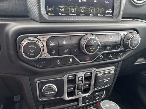 Used 2021 Jeep Gladiator Overland AWD/4WD image 19