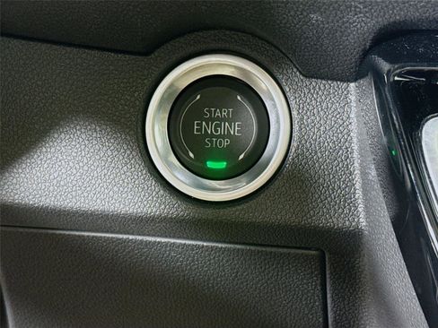 Used 2024 Chevrolet Traverse RS image 18