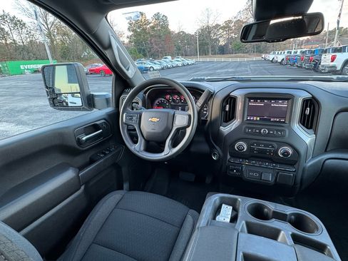 Used 2024 Chevrolet Silverado 2500 Custom w/ Custom Value Package image 19