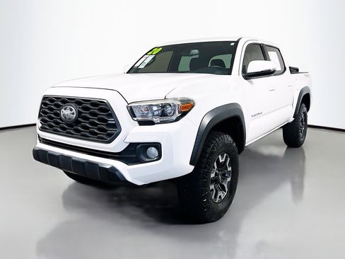 Used 2020 Toyota Tacoma TRD Off-Road AWD/4WD image 10