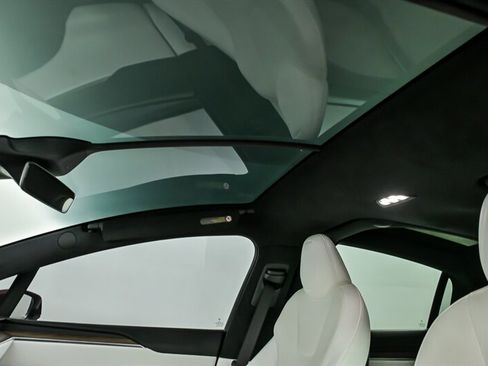 Used 2022 Tesla Model X image 19