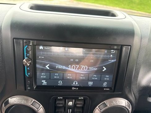 Used 2012 Jeep Wrangler Unlimited Sport AWD/4WD image 16