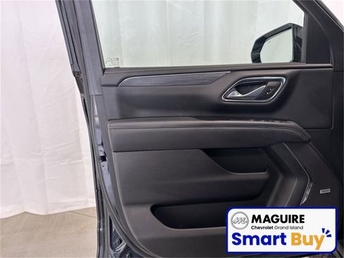 Used 2022 GMC Yukon XL SLT w/ SLT Premium Package image 17