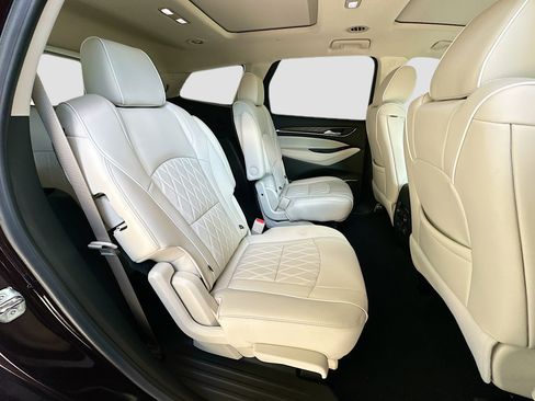 Used 2022 Buick Enclave Avenir FWD image 29