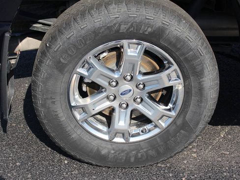 Used 2022 Ford F150 Lariat w/ Equipment Group 502A High AWD/4WD image 6