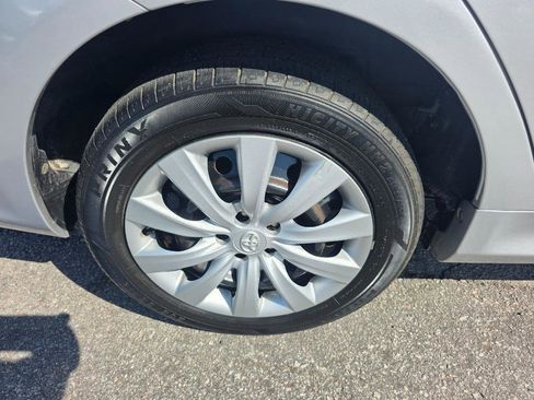 Used 2013 Toyota Corolla LE image 18