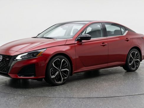 Used 2025 Nissan Altima 2.5 SR FWD image 3