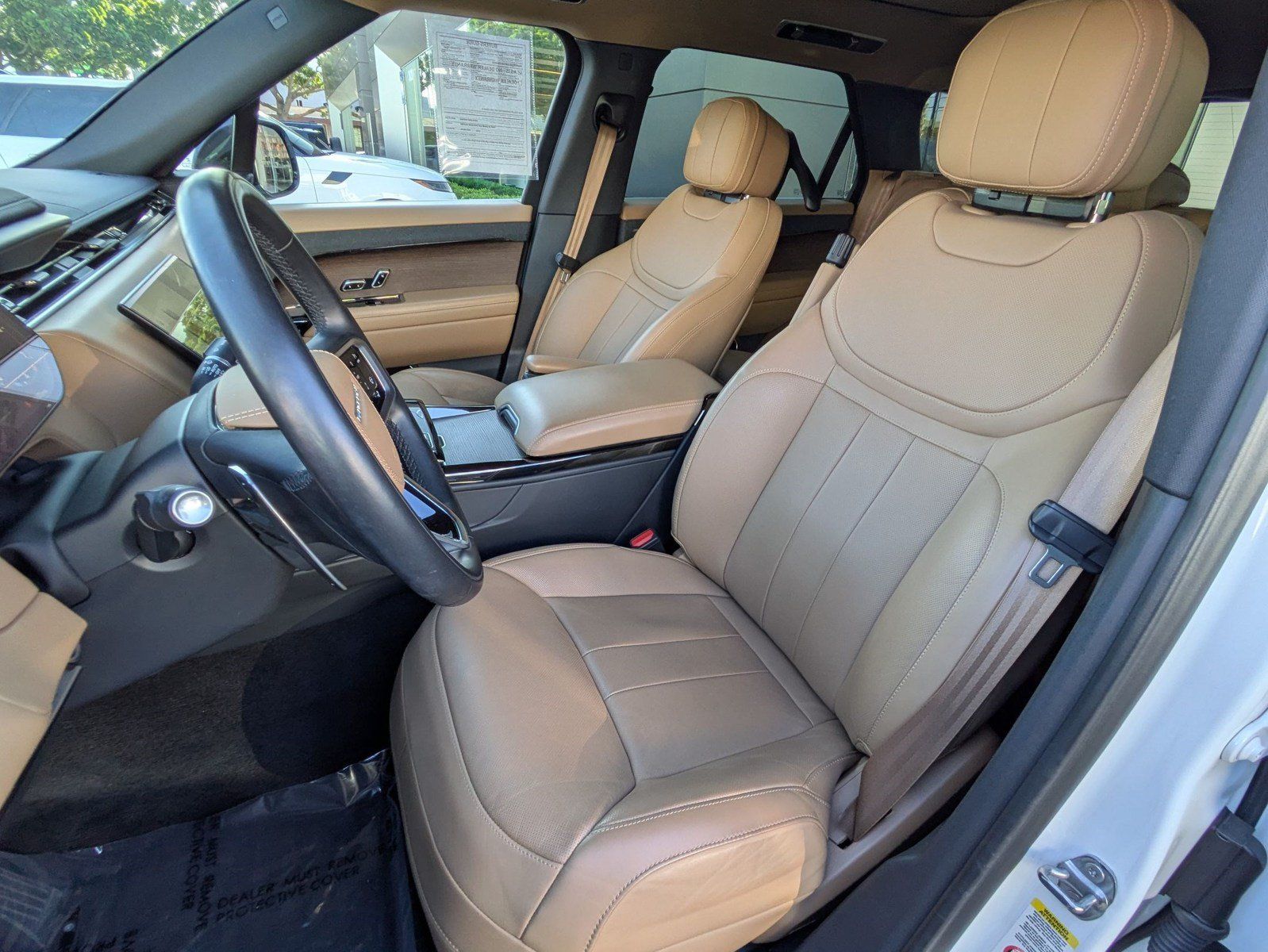 Used 2024 Land Rover Range Rover Sport SE AWD/4WD image 5