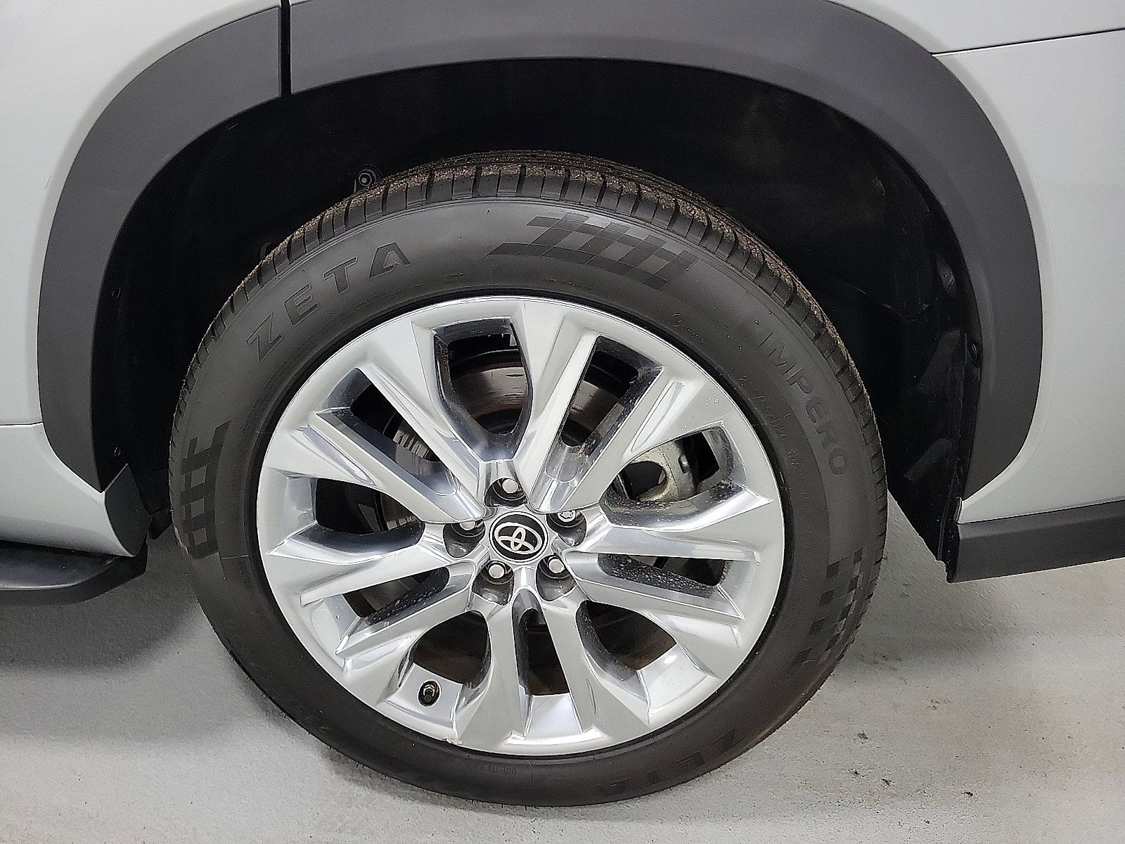 Used 2023 Toyota Highlander Limited FWD image 20