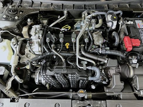 Used 2025 Nissan Altima 2.5 SV FWD image 31