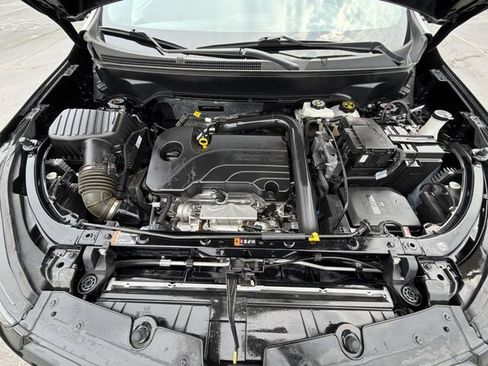 Certified 2024 Chevrolet Equinox RS FWD image 30