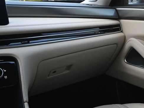 Used 2024 INFINITI QX60 Luxe w/ Vision Package FWD image 8
