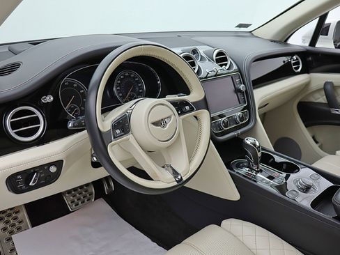 Certified 2017 Bentley Bentayga AWD/4WD image 25