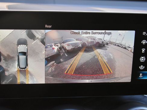 Used 2022 Mercedes-Benz GLC 300 4MATIC image 26