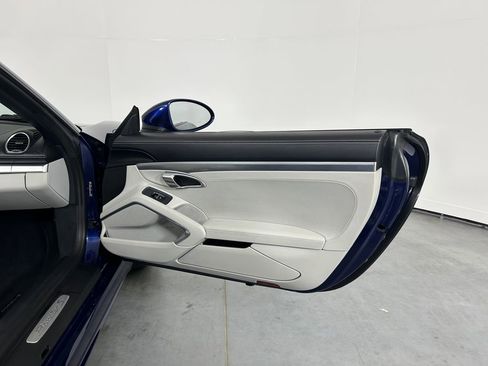 Used 2021 Porsche 718 Boxster S RWD image 25