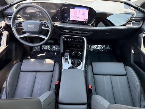 Certified 2025 Audi Q5 2.0T Premium Plus w/ Premium Plus image 13