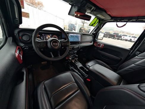 Used 2024 Jeep Wrangler Unlimited Rubicon image 5