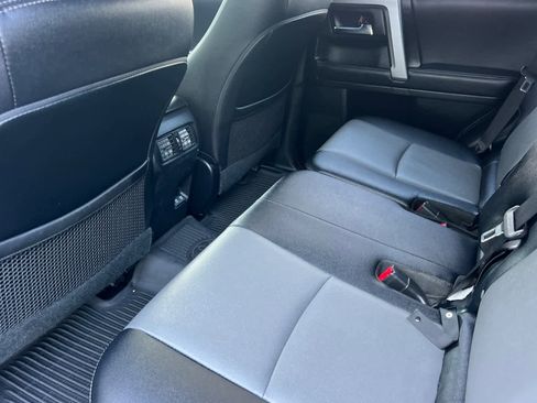 Used 2022 Toyota 4Runner SR5 Premium w/ Moonroof Package image 4