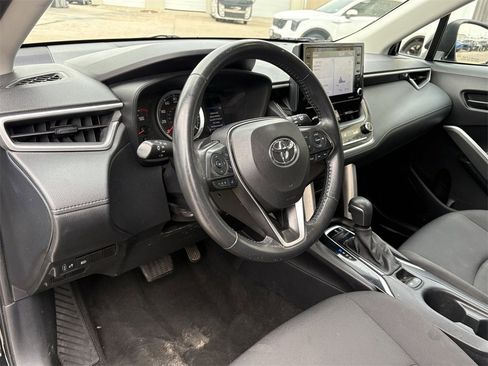 Used 2022 Toyota Corolla Cross LE image 14
