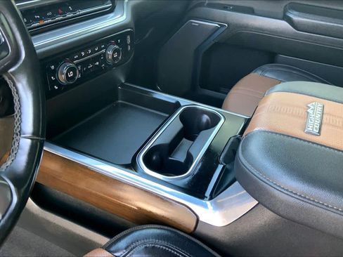 Used 2024 Chevrolet Silverado 3500 High Country image 15