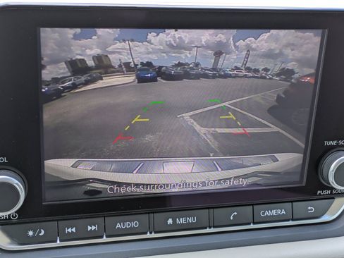 Used 2025 Nissan Rogue SV w/ SV Premium Package FWD image 26