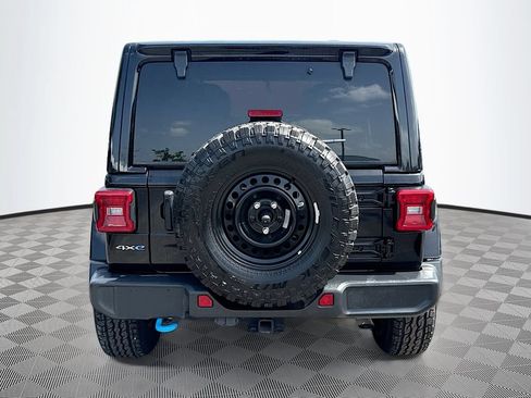 Used 2023 Jeep Wrangler Unlimited Sahara w/ Cold Weather Group AWD/4WD image 7