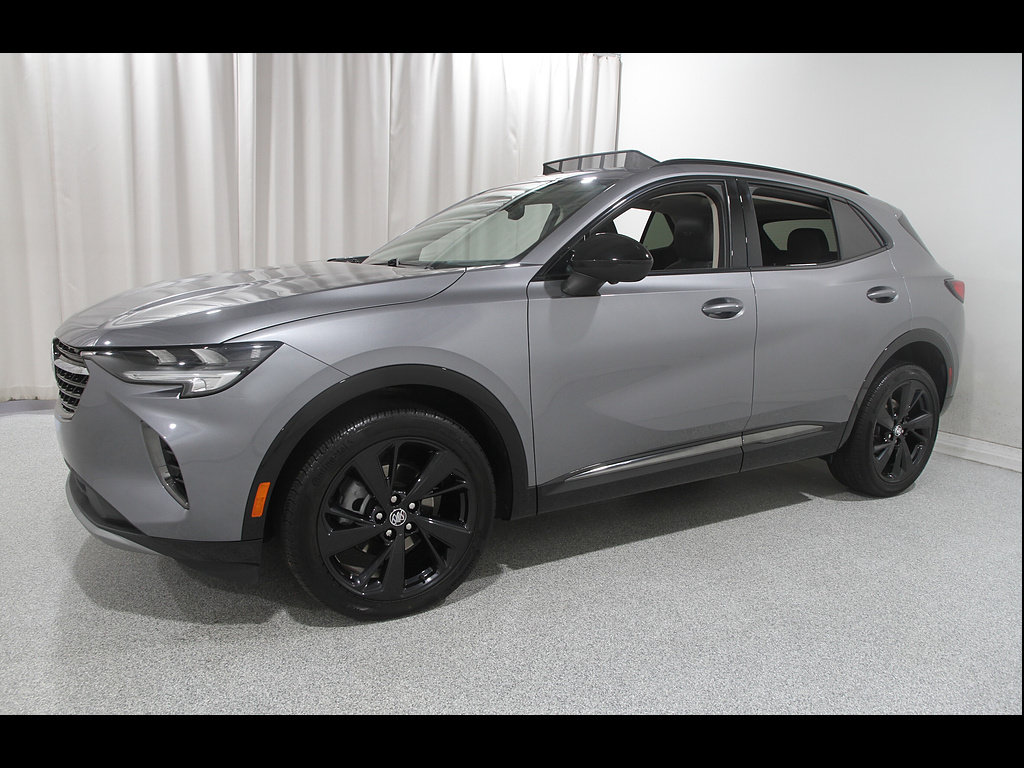Used 2022 Buick Envision Essence w/ Technology Package I FWD image 3