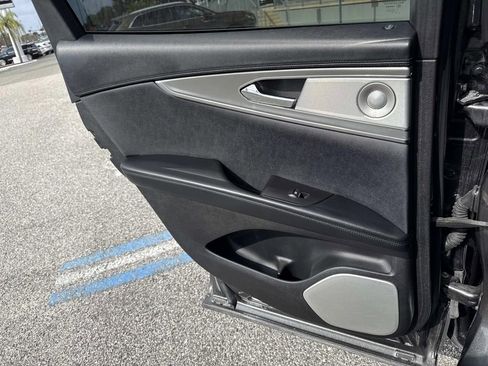 Used 2018 Lincoln MKX Reserve w/ Luxury Package image 14