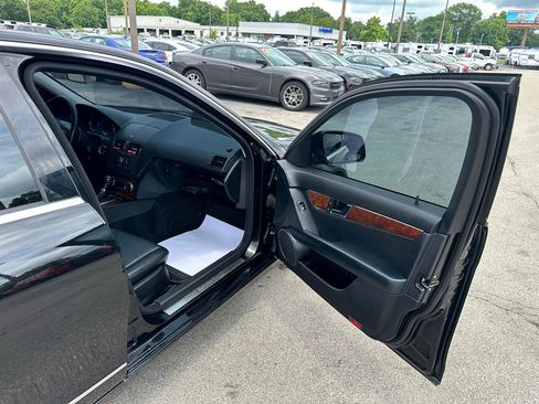 Used 2009 Mercedes-Benz C 300 Sport image 9