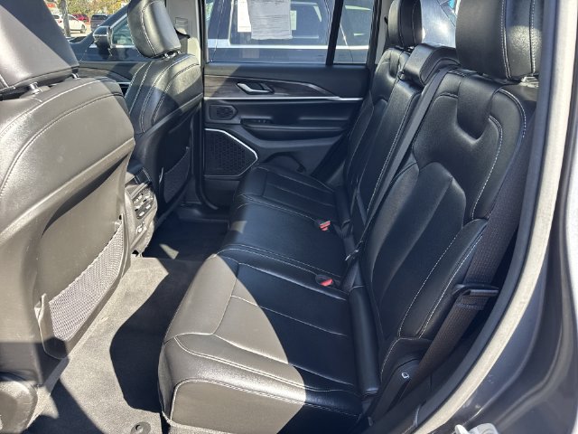 Used 2023 Jeep Grand Cherokee 4WD 4xe image 13
