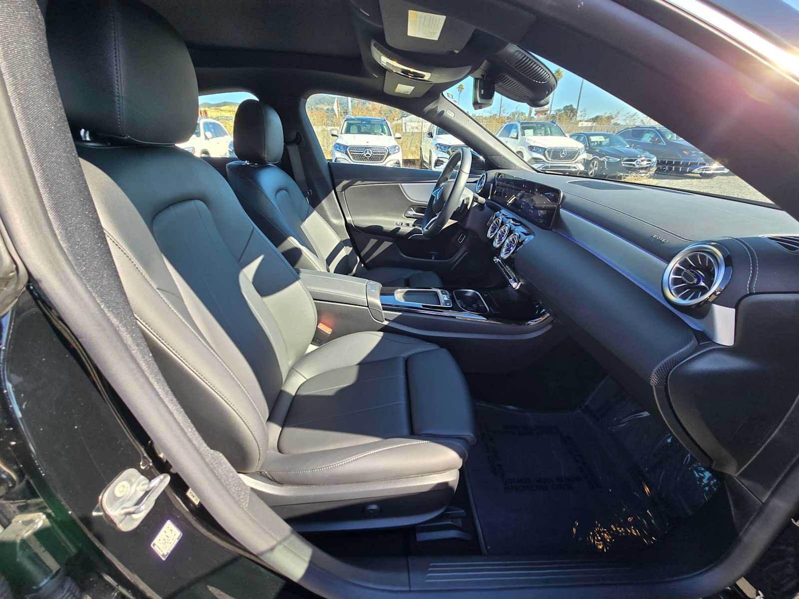 Used 2024 Mercedes-Benz CLA 250 image 11