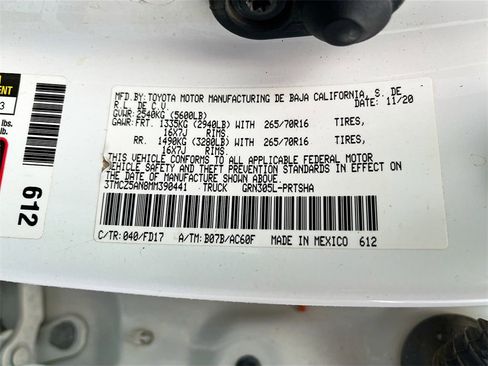 Used 2021 Toyota Tacoma TRD Off-Road w/ Technology Package image 28