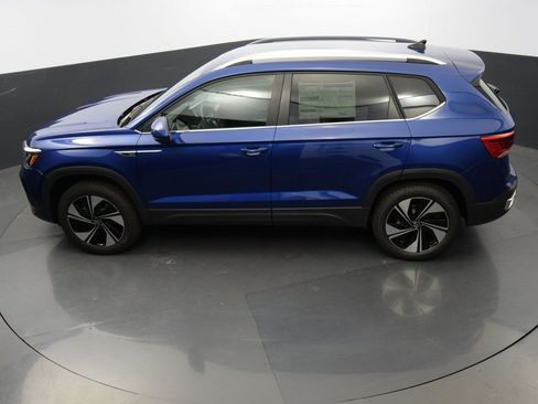 Used 2024 Volkswagen Taos SE image 41