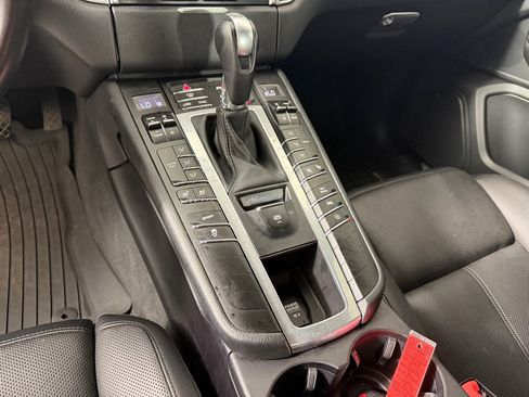 Used 2018 Porsche Macan S w/ Premium Package Plus AWD/4WD image 17